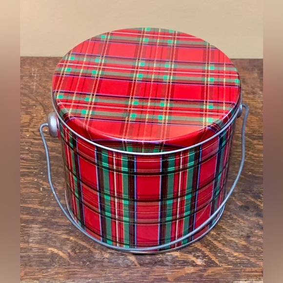 Vintage Red Scottish Tartan Plaid Pattern Metal Handled Biscuit Tin - Picture 7 of 15